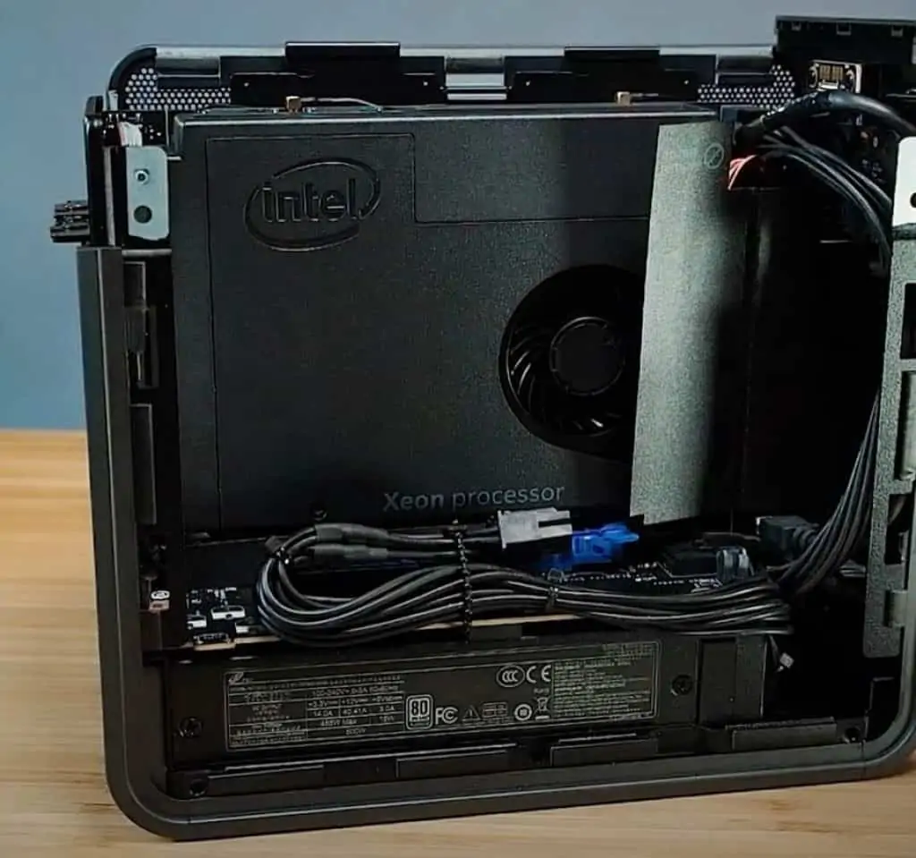 Intel NUC 9 Pro Mini PC